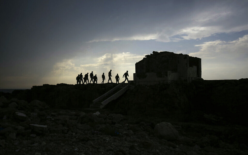 Wearing Lebanese uniforms, some 20 Israeli commandos took part in Friday raid – report