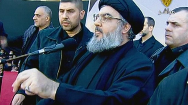 صورة من شاشة قناة المنار لقائد حزب الله حسن نصرالله يوم عشوراء 6 ديسمبر 2001 والذي يعتبر اول ظهور عام له منذ 2008 (من شاشة المنار طريق أ ف ب)