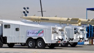 صواريخ فتح 110 كما عرضت في معرض الاسلحة بطهران (photo credit: CC BY-SA, military.ir, Wikimedia Commons)