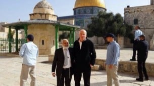 الوزير أوري اريئل في المسجد الاقصى (مقدمة من مكتب الوزير)