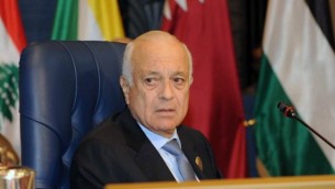 امين عام الجامعة العربية نبيل العربي في القمة الخامسة والعشرون في الكويت ٢٥ مارس ٢٠١٤ (ياسر الزيات/ أ ف ب)