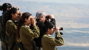 رئيس الوزراء في عور الاردن ٢٠١١  (Photo credit: Moshe Milner/ GPO/ Flash 90)