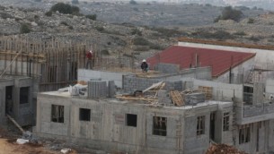 البناء في مستوطنة اريئل يناير ٢٠١٤ (فلاش ٩٠)