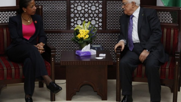 الرئيس الفلسطيني محمود عباس يلتقي مستشارة الأمن القومي الأميركي سوزان رايس في مدينة رام الله بالضفة الغربية يوم 8 مايو 2014. AFP PHOTO / MOHAMAD TOROKMAN