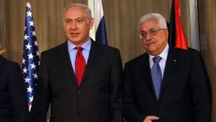 رئيس الحكومة بنيامين نتنياهو مع رئيس السلطة الفلسطينية محمود عباس في مقر رئيس الحكومة في القدس ٢٠١٠ (كوبي جدعون/ فلاش ٩٠)
