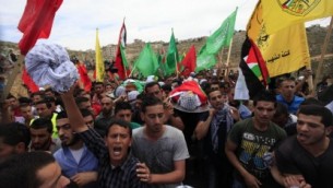 جنازة الشابان في بير زيت بعد اشتباكات يوم النكبة ١٦ مايو ٢٠١٤ (عصام ريماوي ٢٠١٤)