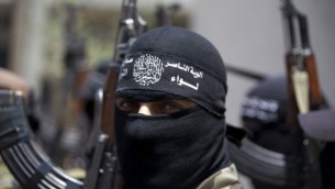 مسلحون فلسطينيون ملثمون June 12, 2014 ( AFP/MOHAMMED ABED)