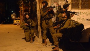 جنود اسرائيليون  في مخيم بلاطا June 16, 2014 -IDF spokesperson/Flash90