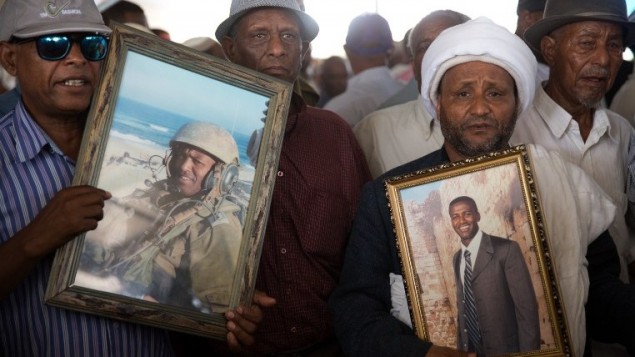 22 يوليو 2014  جنازة الجندي  الاسرائيلي بانسايان كيساهون ، في بلدة نتيفوت الجنوبية. AFP PHOTO