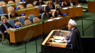 الرئيس الايراني حسن روحاني امام الدورة 69 للجمعية العامة للأمم المتحدة 25 سبتمبر 2014 في الأمم المتحدة في نيويورك. AFP/Don Emmert