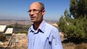 دافيدي بيرل، رئيس مجلس كتلة عتصيون، 6 اكتوبر 2014 (Elhanan Miller/Times of Israel)