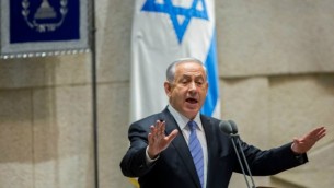 بنيامين نتنياهو امام الكنيست، البرلمان الإسرائيلي، في افتتاح الدورة الشتوية  27 أكتوبر، 2014  Yonatan Sindel/Flash90