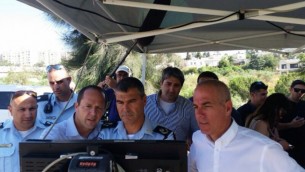 رئيس بلدية القدس نير بركات مع قائد الشرطة في القدس يوناتان دانينو  Courtesy