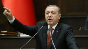 رئيس الوزراء التركي رجب طيب أردوغان في البرلمان في أنقرة، 15 يوليو 2014  AFP/ADEM ALTAN