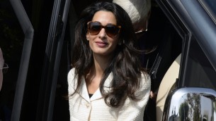 أمل كلوني في مؤتمر صحفي في اثينا، اليونان في 15 اكتوبر 2014 (Kostas Koutsaftikis / Shutterstock.com)
(Amal Clooney)