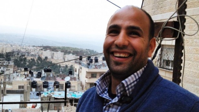 بهاء نبابتة، مدير طاقم طوارئ السلام في مخيم اللاجئين شعفاط (Elhanan Miller/Times of Israel)