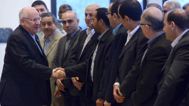 الرئيس الإسرائيلي رؤوفين ريفلين يلتقي رؤساء البلديات العربية في  مقر الرئيس في القدس، 2 فبراير 2015  Mark Neyman/GPO