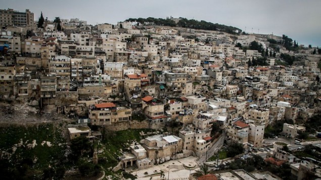 صورة  لحي سلوان العربي خارج البلدة القديمة في القدس، 23 فبراير، 2015. (photo credit: Marcelo Sus/Flash90)