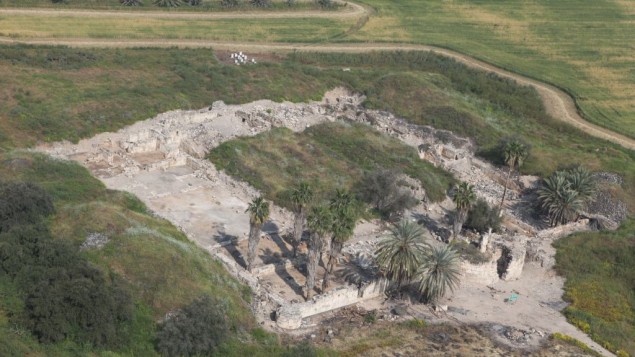 صورة جوية للقصر الأموي في خربة المنيا (مصدر الصورة: حفريات المنيا، الجامعة العبرية في القدس، إيلان عراد)