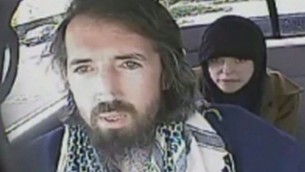 جون نوتال وأماندا كورودي (Canada Star screenshot)