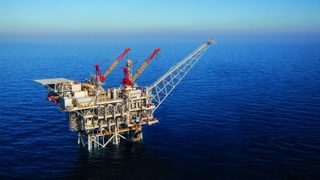 صورة توضيحية: صورة من الجو لمنصة تنقيب عن الغاز الطبيعي قبالة السواحل الإسرائيلية. (Albatross Aerial photography/Noble Energy/Flash90/File)