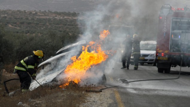 صورة توضيحية لسيارة تحترق (Gershon Elinson/ Flash 90)