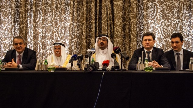 وزراء الطاقة والنفط في روسيا، قطر، السعودية وفنزويلا خلال مؤتمر صحفي في الدوحة، 16 فبراير 2016 (OLYA MORVAN / AFP)