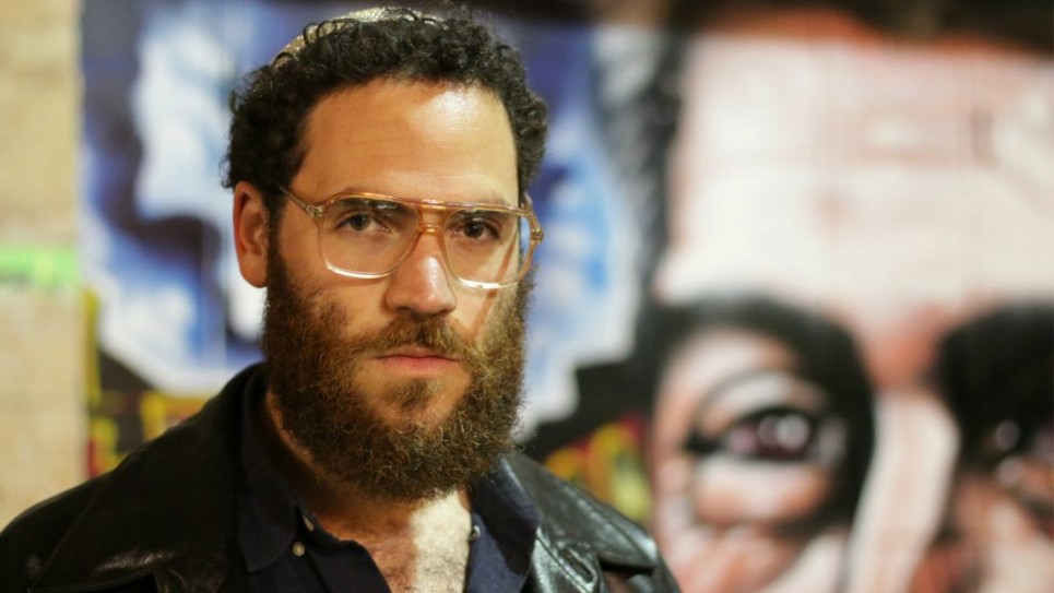 منتج معرض السوق بيريل هان الفنان سولومون سوزا (Luke Tress/TOI)
