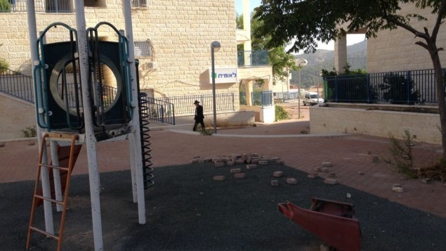 صورة توضيحية لساحة لعب (Times of Israel/Mitch Ginsburg) صورة توضيحية لساحة لعب (Times of Israel/Mitch Ginsburg)
