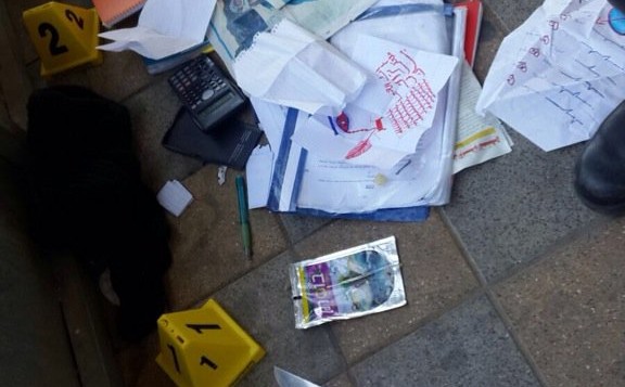 سكاكين استخدمها فتاتين عربيتين اثناء هجوم طعن في الرملة في 4 فبراير 2016 (Israel Police)