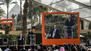 رئيس شركة اورانج اورمد سيفان ريشار في مؤتمر صحافي القاهرة، 8 مارس 2016 (KHALED DESOUKI / AFP)