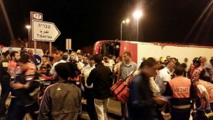 للتوضيح: موقع حادث طرق وقع في شمال إسرائيل، بالقرب من قرية الزرازير، 2 مارس، 2016. (MDA Spokesperson)