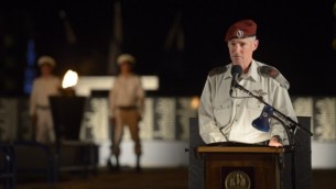 نائب رئيس هيئة الأركان العامة يائير غولان في أغسطس 2015. (Gefen Reznik/IDF Spokesperson)