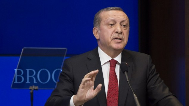 الرئيس التركي رجب طيب اردوغان خلال خطاب في معهد بروكينغز في واشنطن، 31 مارس 2016 (Drew Angerer/Getty Images/AFP) الرئيس التركي رجب طيب اردوغان خلال خطاب في معهد بروكينغز في واشنطن، 31 مارس 2016 (Drew Angerer/Getty Images/AFP)