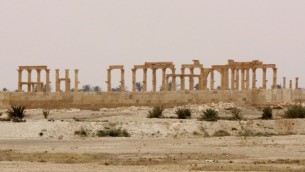 صورة للرواق الكبير في مدينة تدمر الاثرية، 9 ابريل 2016 (AFP PHOTO / LOUAI BESHARA)