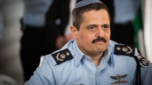 المفوض العام للشرطة روني الشيخ في مراسم الترحيب التي أجريت على شرفه، في مقر الشرطة في القدس، 3 ديسمبر، 2015. (Hadas Parush/Flash90)