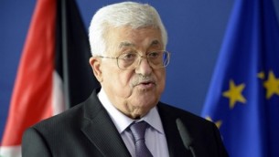 رئيس السلطة الفلسطينية محمود عباس يتحدث مع الصحافة في مقر مفوضية الإتحاد الأوروبي في بروكسل، 22 يونيو، 2016.  (AFP PHOTO / THIERRY CHARLIER)