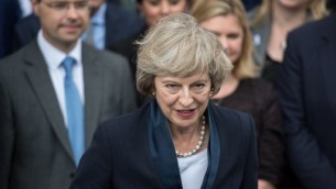 رئيسة حزب المحافظين الجديدة تيريزا ماي تتحدث مع صحفيين في لندن، 11 يوليو 2016 (CHRIS RATCLIFFE / AFP)