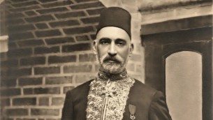 ساسون حسقيل، يهودي بغدادي كان اول وزير مالية عراقي ولعب دورا مركزيا  في بناء العراق (Courtesy: wikipedia)