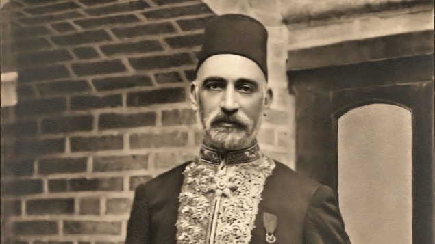 ساسون حسقيل، يهودي بغدادي كان اول وزير مالية عراقي ولعب دورا مركزيا  في بناء العراق (Courtesy: wikipedia)