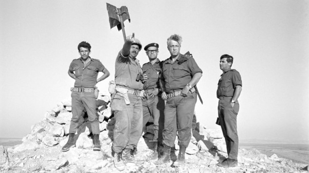 ارئيل شارون، اثناء قيادته لسلاح المدرعات في سيناء خلال حرب 1967 (Courtesy Israel Defense Force Archive)