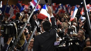 المرشح للانتخابات التمهيدية لليمين الفرنسي فرنسوا فيون، 22 نوفمبر 2016 (JEAN-PHILIPPE KSIAZEK / AFP)