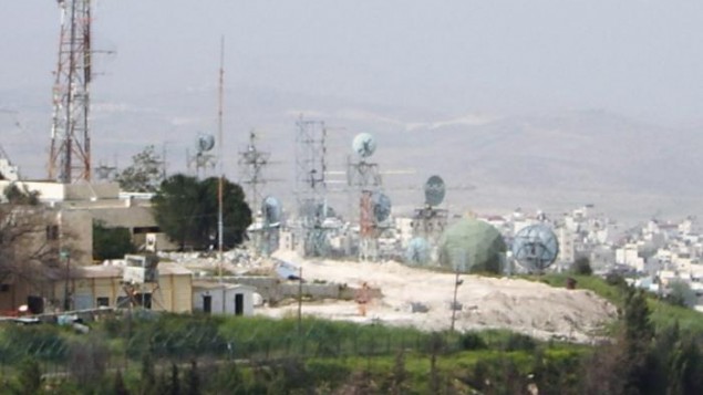 قاعدة ’أوفريت’ العسكرية القريبة من الجامعة العبرية في هار هتسوفيم في القدس. (John832/Wikimapia) قاعدة ’أوفريت’ العسكرية القريبة من الجامعة العبرية في هار هتسوفيم في القدس. (John832/Wikimapia)