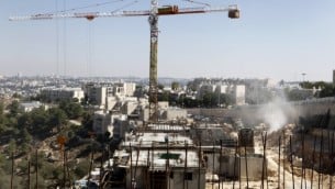 موقع بناء في حي غيلو جنوب-غرب القدس الشرقية، 2 أكتوبر، 2011. (Uri Lenz / Flash90)