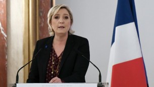مرشحة اليمين المتطرف للرئاسة الفرنسية مارين لوبن 23 فبراير 2017 (BERTRAND GUAY / AFP)