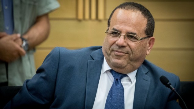 الوزير أيوب قرا يشارك في جلسة لحزب "الليكود" في الكنيست، القدس، 29 مايو، 2017. (Yonatan Sindel/Flash90) الوزير أيوب قرا يشارك في جلسة لحزب "الليكود" في الكنيست، القدس، 29 مايو، 2017. (Yonatan Sindel/Flash90)