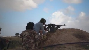 صورة توضيحية مأخوذة من مقطع فيديو نشرته تنظيو ’ولاية سيناء’ التابع لداعش في 1 أغسطس، 2016. (MEMRI)
