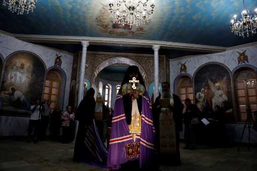 شخصيات دينية روسية تشارك في مراسم افتتاح مجمع سيرغي في القدس بعد أعمال ترميم استمرت لستة أعوام. (AFP PHOTO / GALI TIBBON)