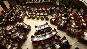 اعضاء ببرلمان اكراد خلال جلسة للبرلمان الاقليمي في اربيل، عاصمة اقليم كردستان العراق، 15 سبتمبر 2017 (SAFIN HAMED / AFP)