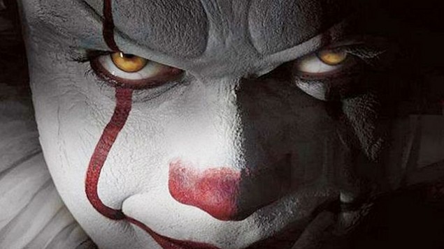لقطة شاشة من فيلم 'It'،  الذي يُعتقد بأن ظاهرة ’المهرجين المرعبين’ المنتشرة في إسرائيل مستوحاة منه، سبتمبر 2017. (Screen capture: YouTube)